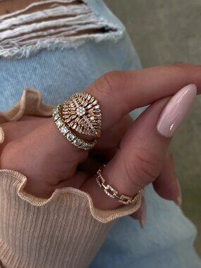 Luna Skye 14k Rose Gold feathered baguette diamond ring Size 8.5